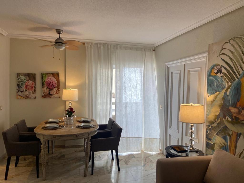 Precioso apartamento en Los Remedios, centro de Sevilla Exterior foto